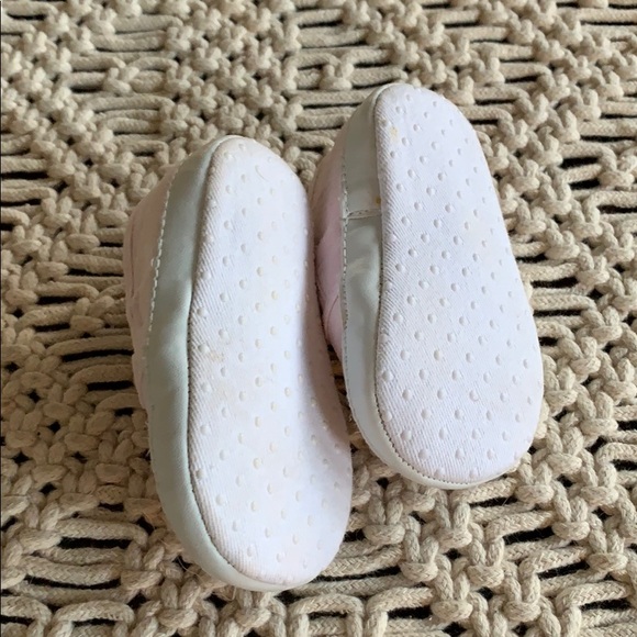 old navy pink baby shoes size 6-12 months EUC - Picture 2 of 3